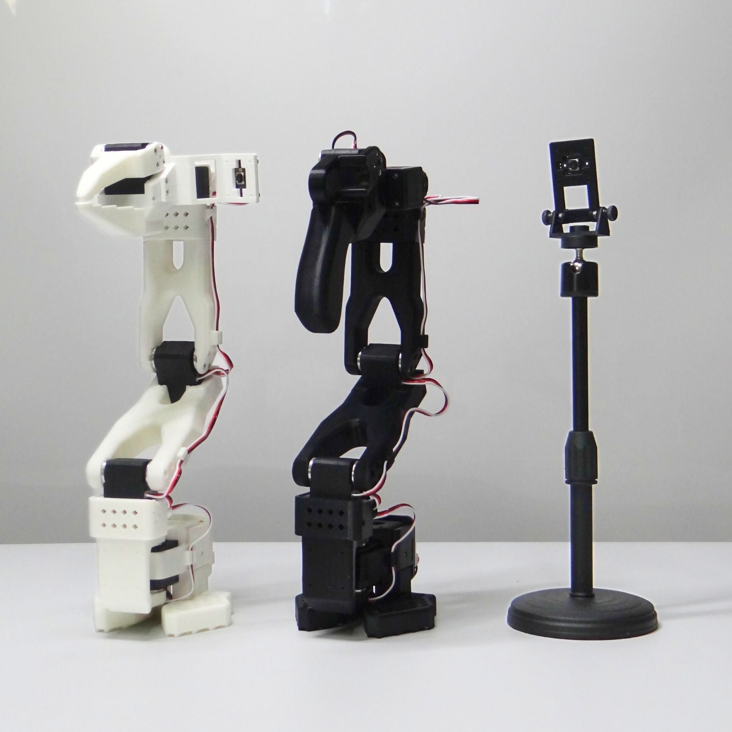 SO-ARM101 開源六軸機械手臂開發套件